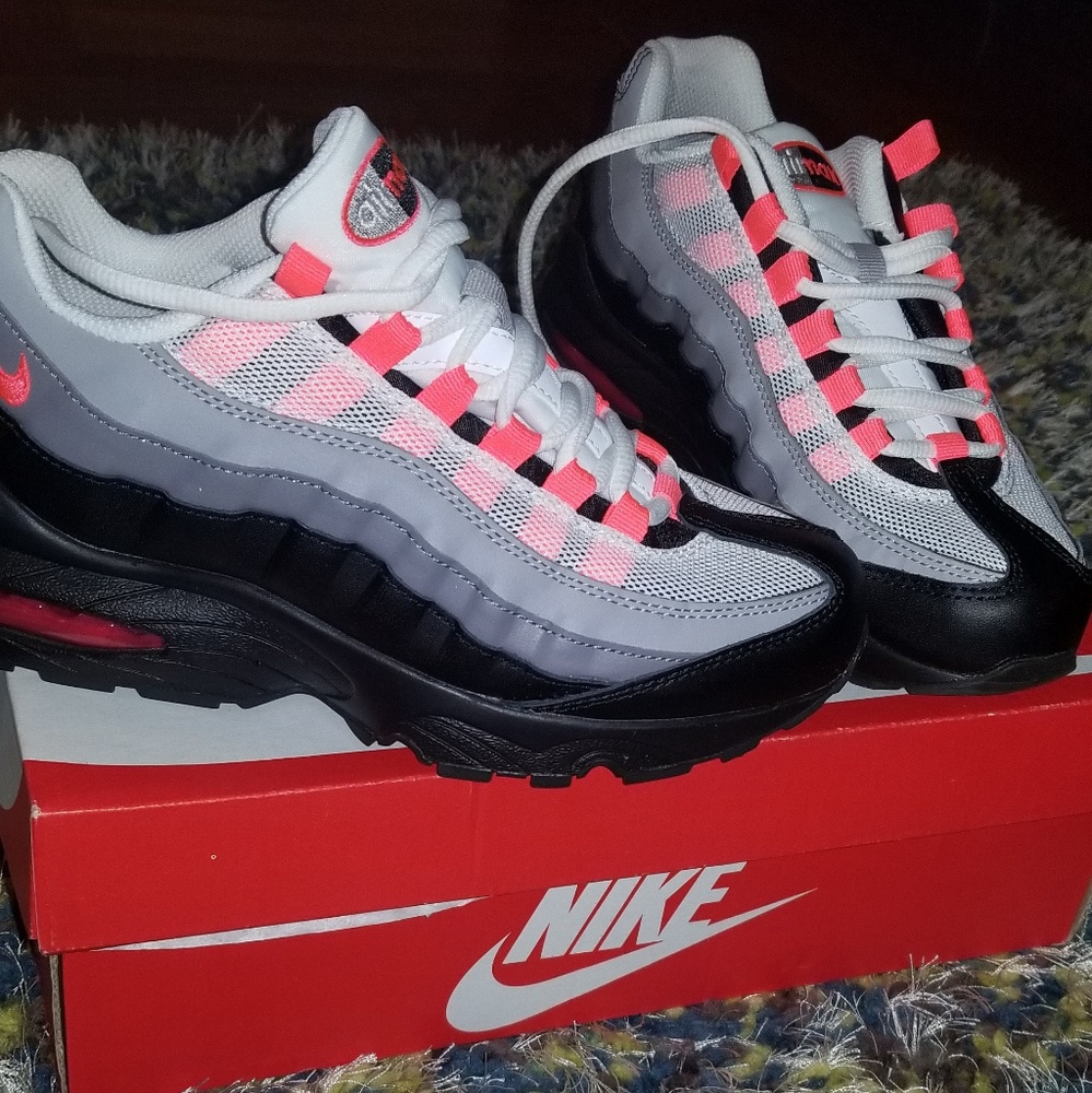 NEW Nike Air Max 95 Black & Solar Red sneakers